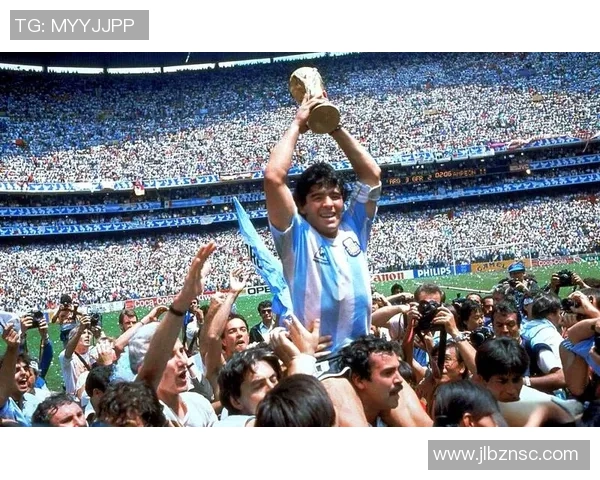 足球百大球星全解析评选历程与传奇人物榜单详细介绍